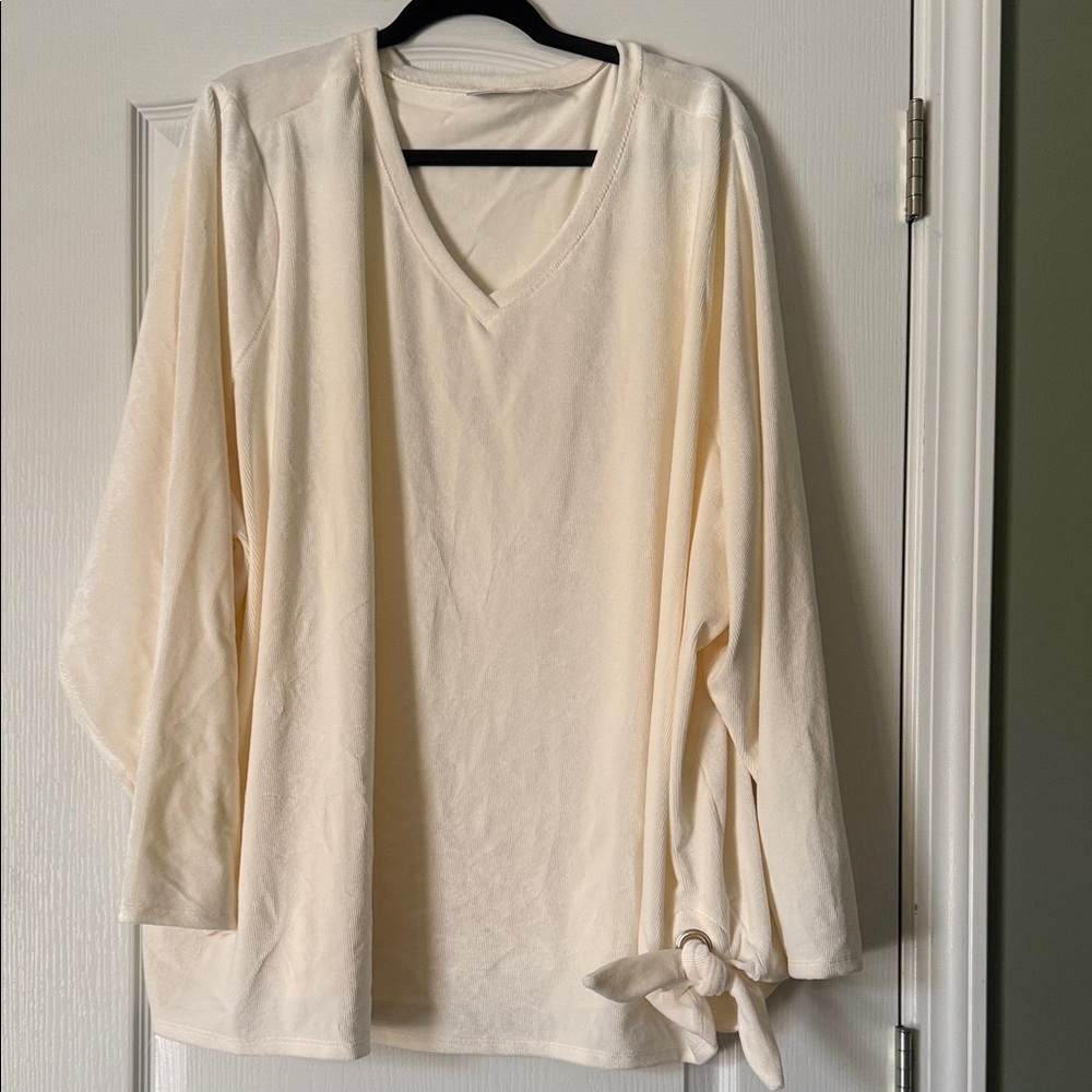 Belle by Kim Gravel Cream V-Neck Blouse Women’s Size 5X